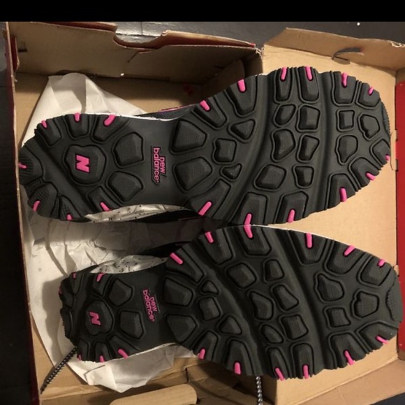 New Balances - Picture 5 of 5